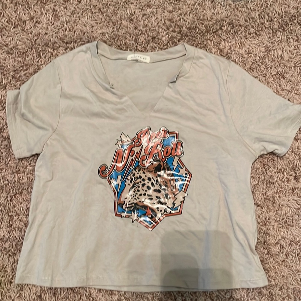 Women’s crop shirt size small